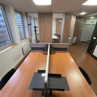 Bureau privé 12 m² 2 postes Location bureau Rue de Mantes Colombes 92700 - photo 2